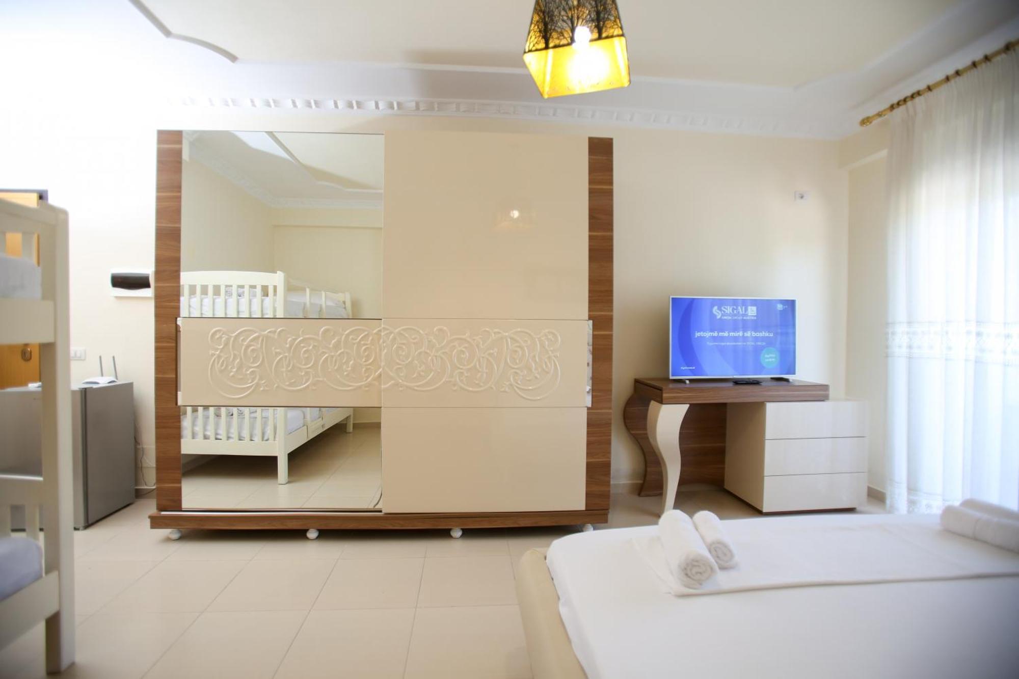 Oasis Residence Vlorë Екстериор снимка